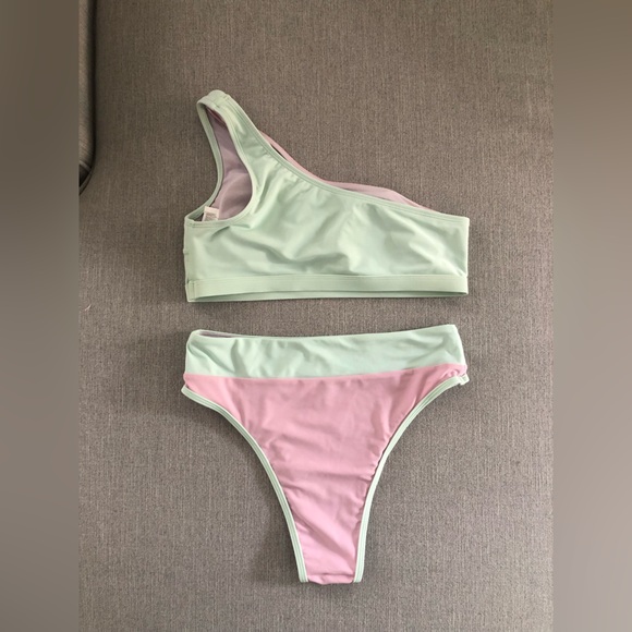 Cupshe Bikini - Picture 2 of 3